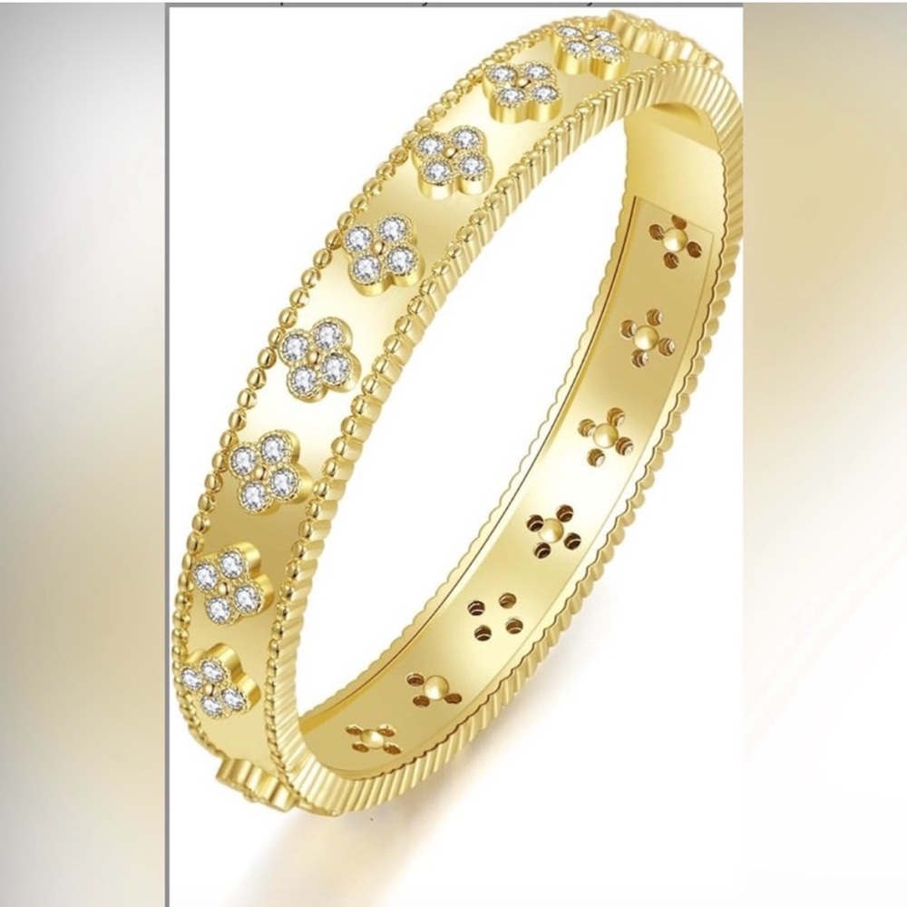 Perlee Four Leaf Clover Bangle Bracelet gold plated - Picture 2 of 8